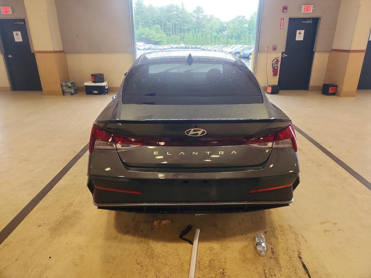 2025 Hyundai Elantra Sel Sport - Image 6