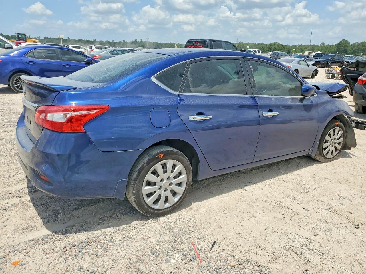 2016 Nissan Sentra S - Image 3
