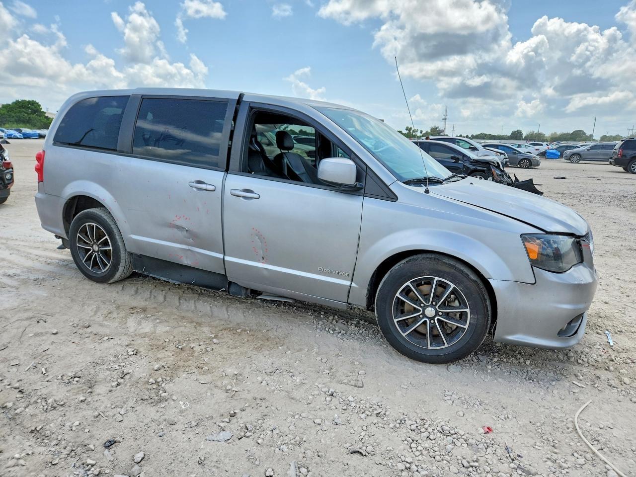 2019 Dodge Grand Caravan Gt - Фото 4