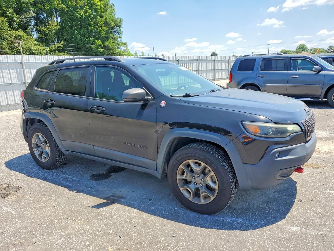 2019 Jeep Cherokee Trailhawk - Image 4