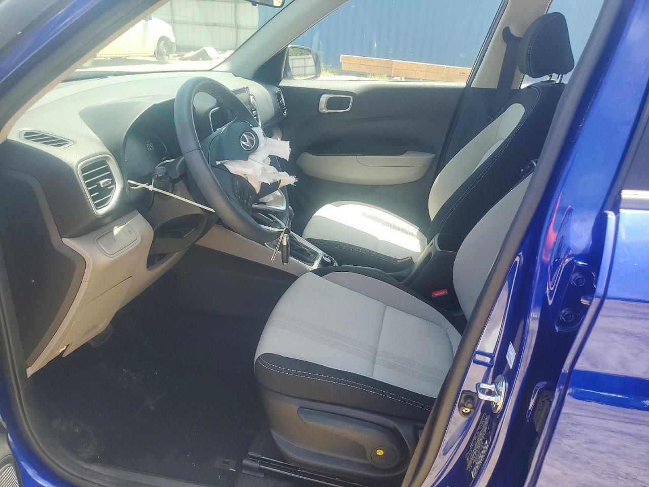 2020 Hyundai Venue Sel - Image 7