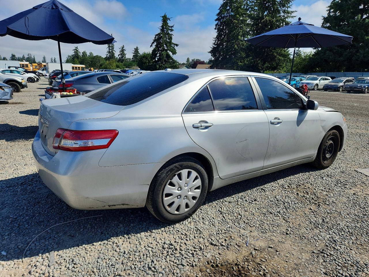2010 Toyota Camry Le - Image 3