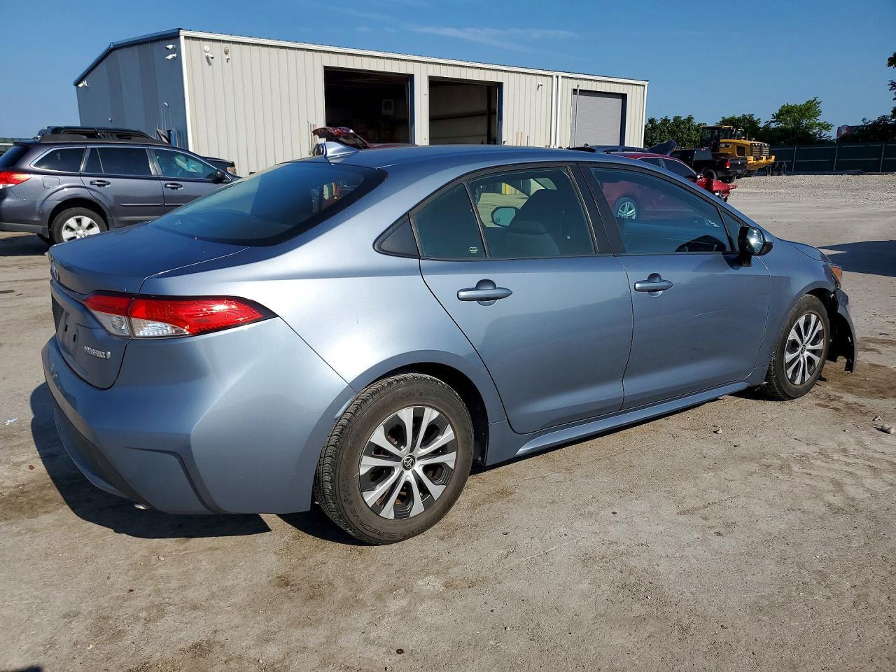 2022 Toyota Corolla Le - Image 3