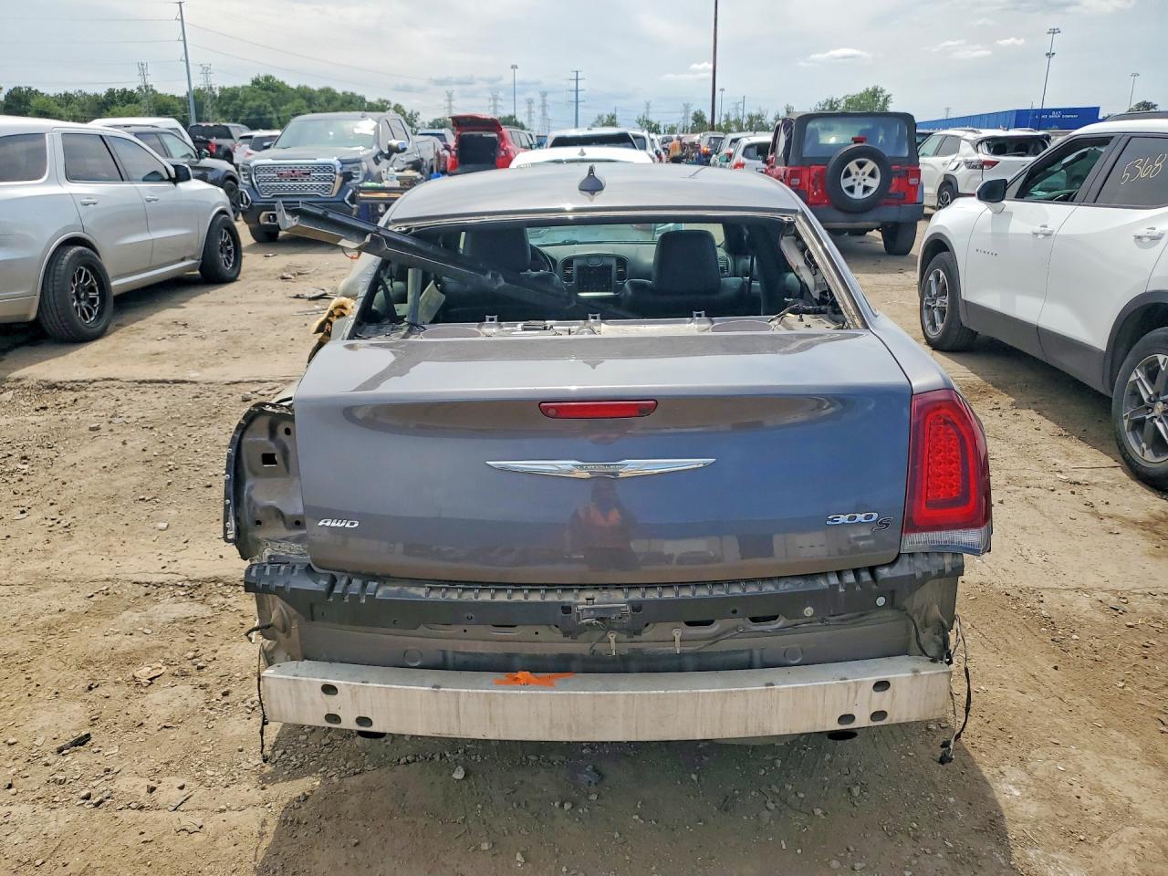2019 Chrysler 300 S - Image 6