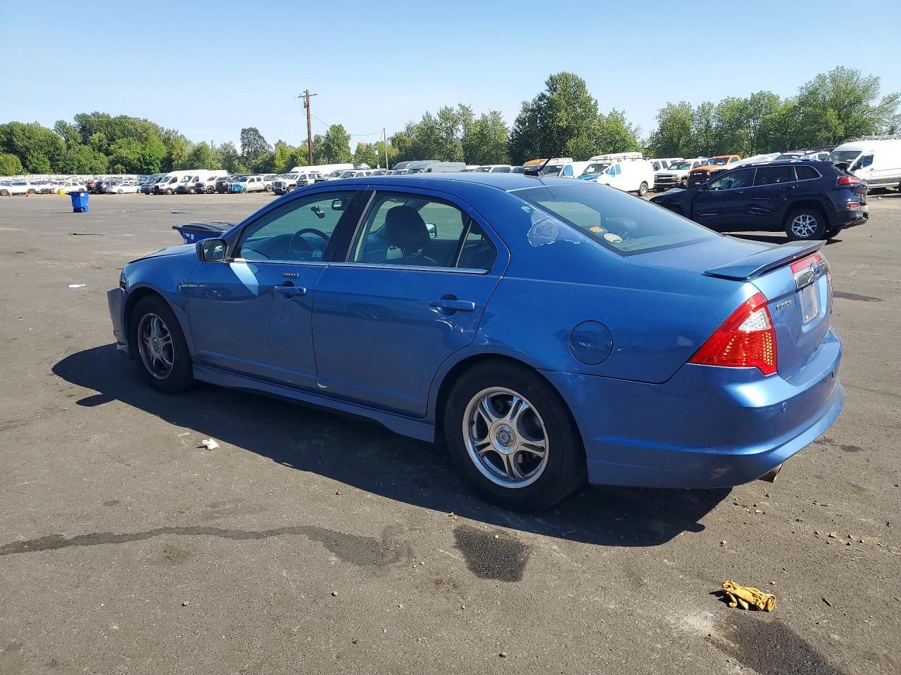 2010 Ford Fusion Sport - Image 2