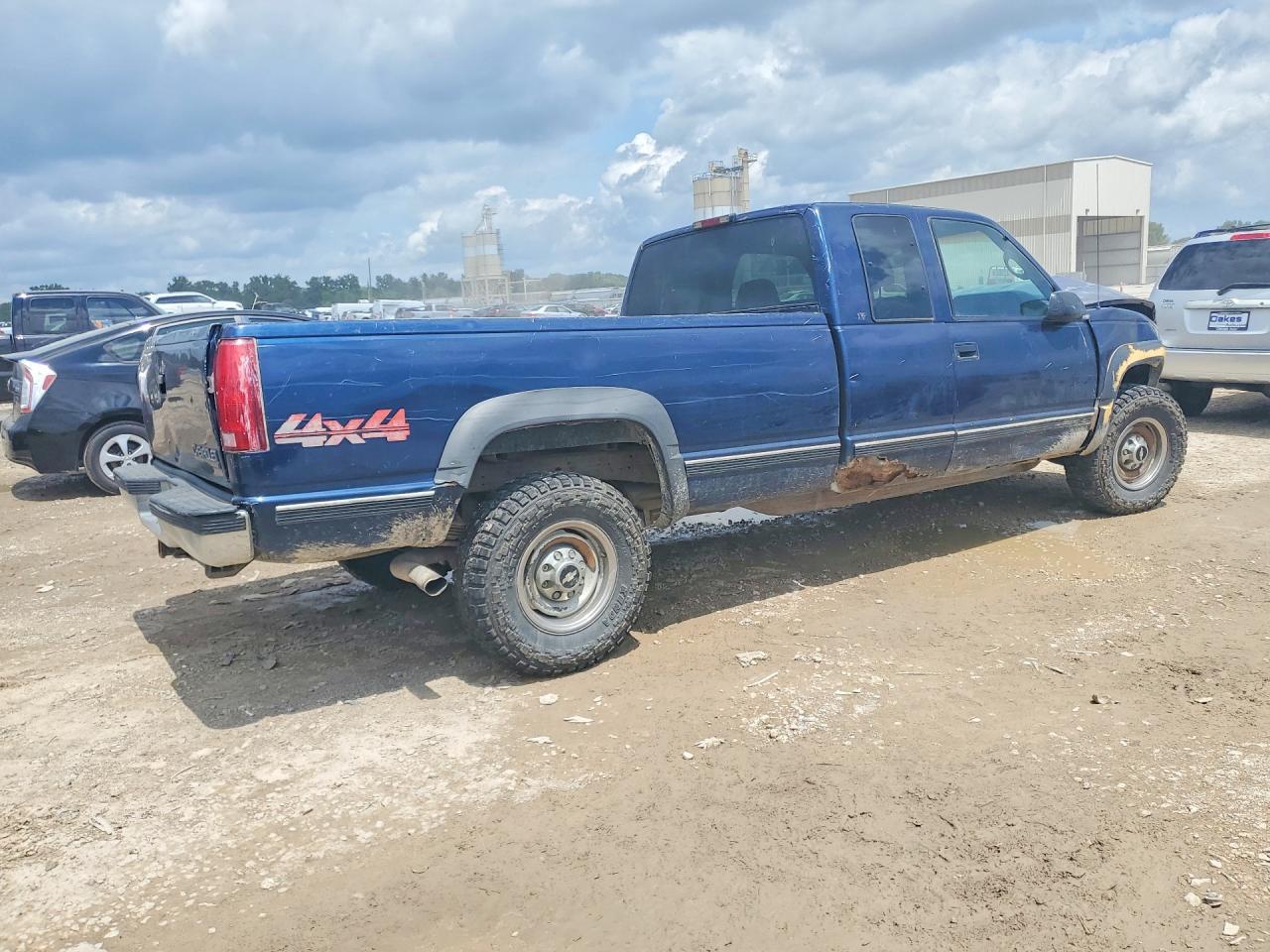 1998 Chevrolet Gmt-400 K2500 - Image 3