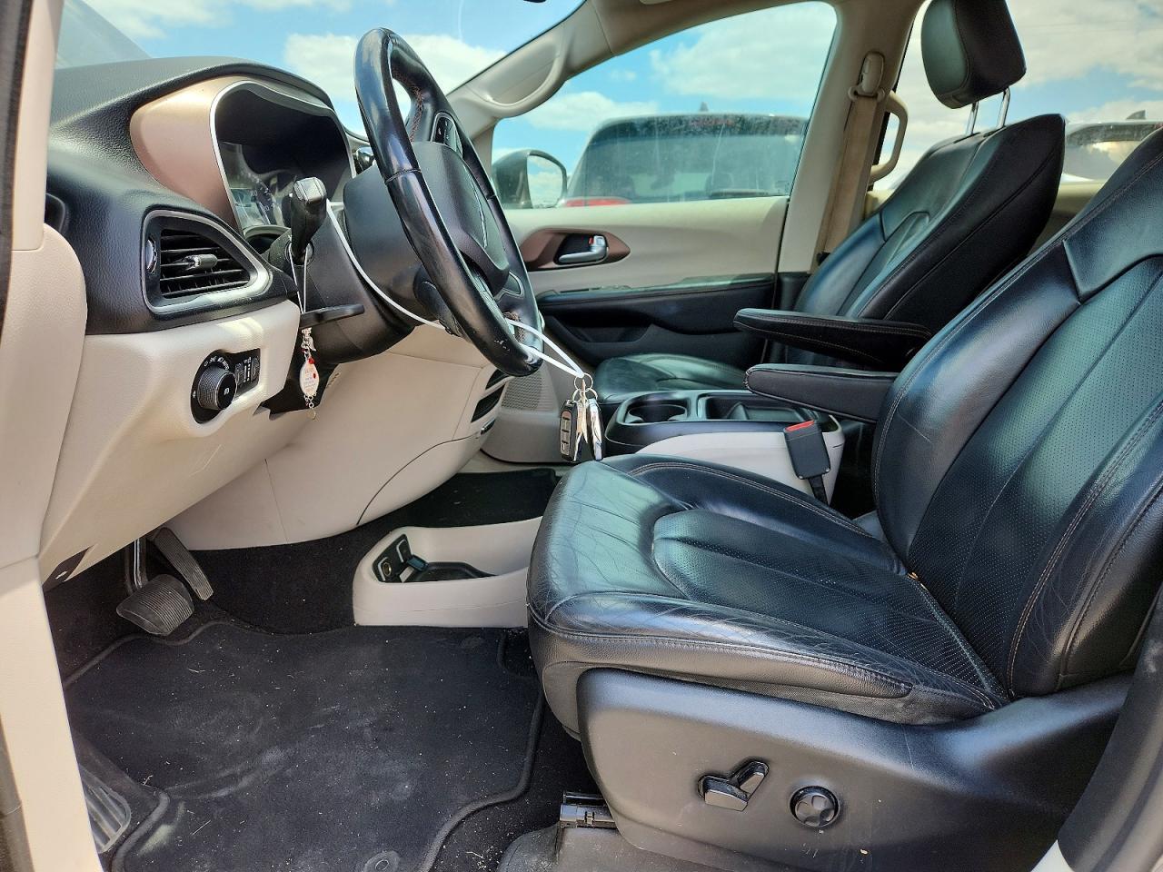 2018 Chrysler Pacifica Touring L - Image 7