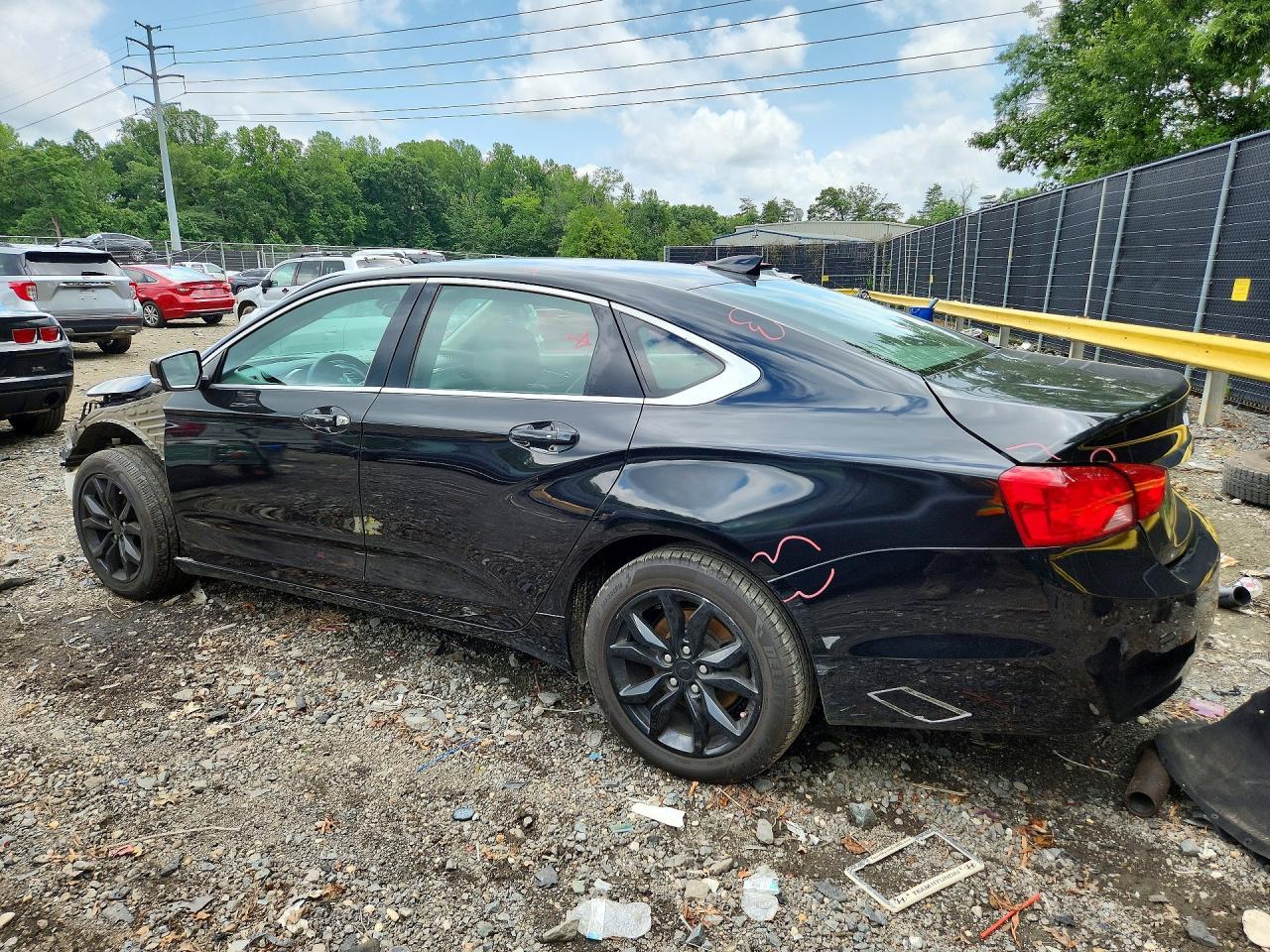 2018 Chevrolet Impala Lt - Image 2