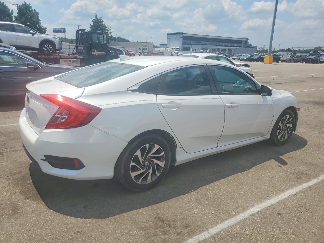 2018 Honda Civic Ex - Image 3