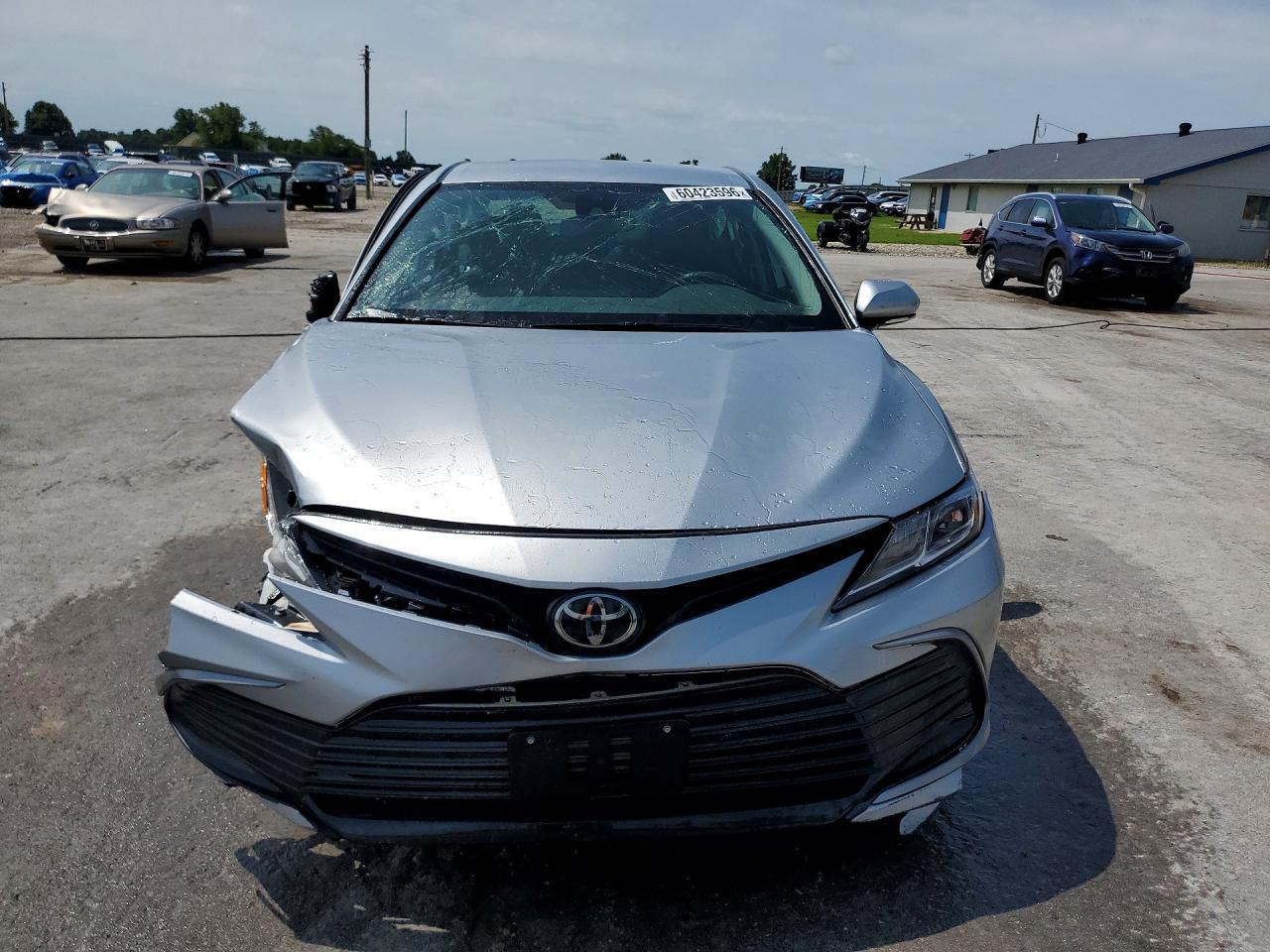 2023 Toyota Camry Le - Фото 5