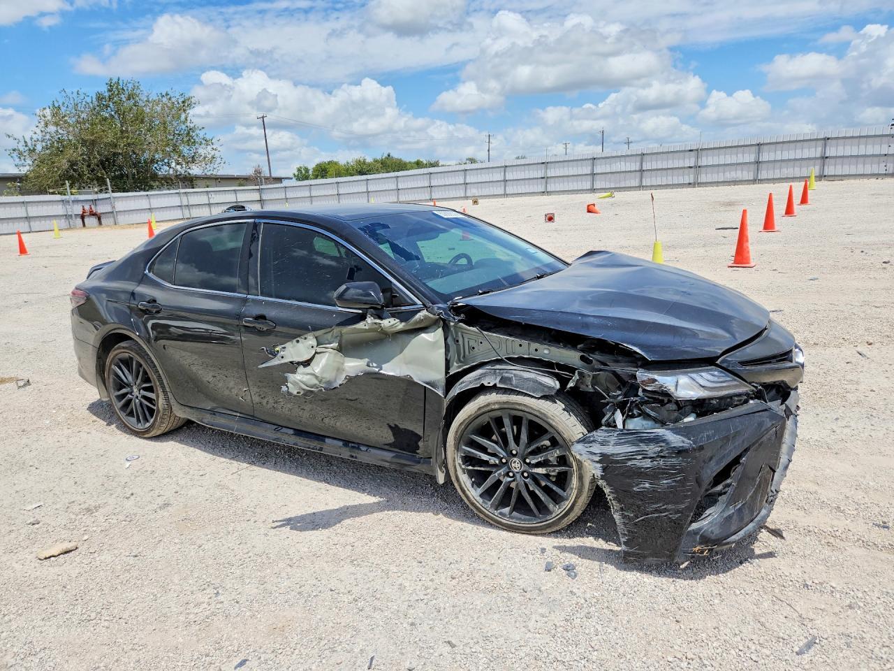 2022 Toyota Camry Xse - Фото 4