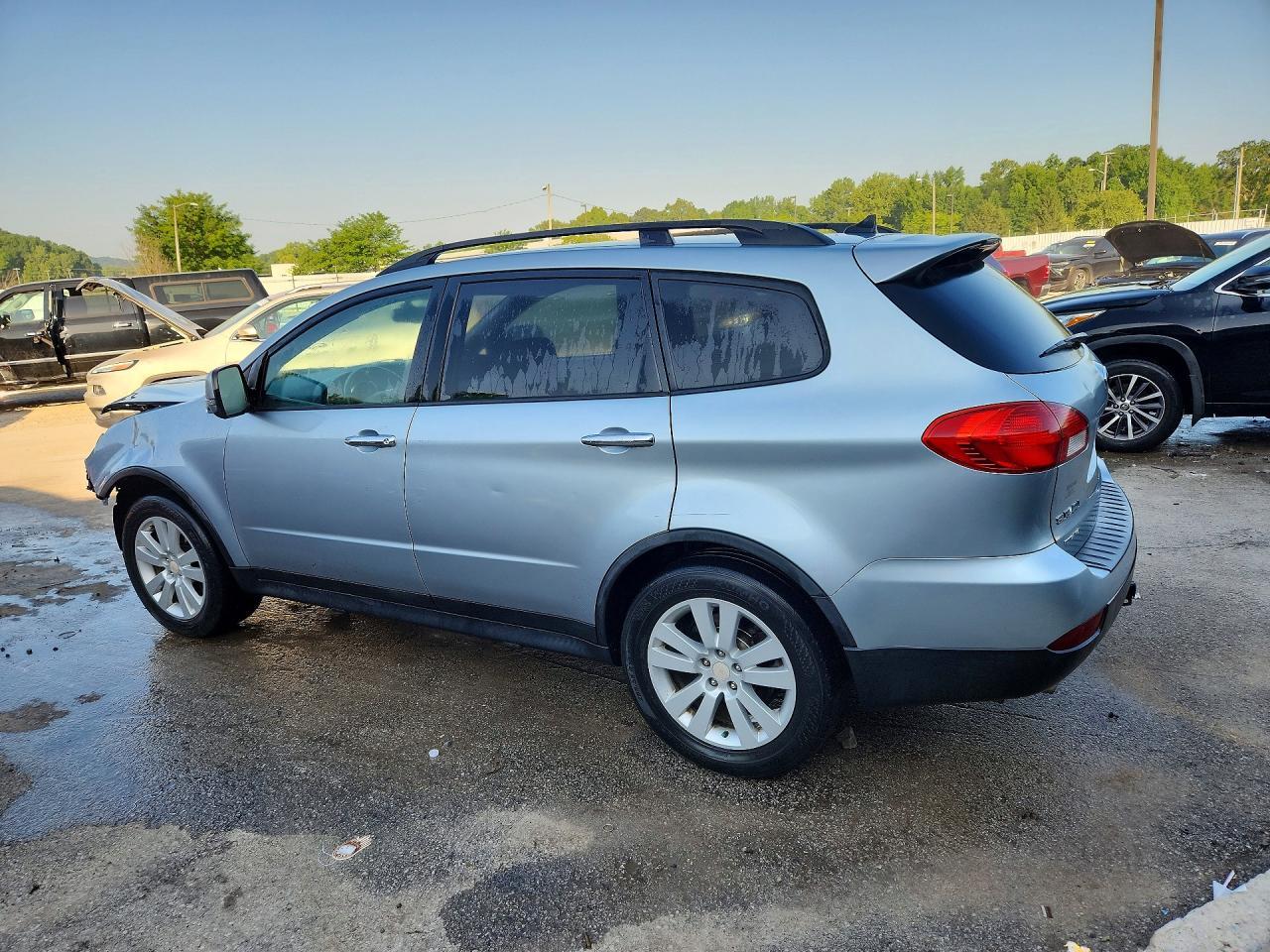 2014 Subaru Tribeca Limited - Image 2