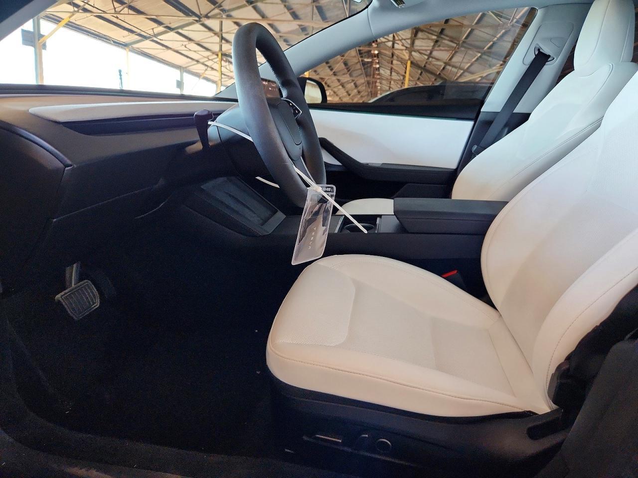 2026 Tesla Model 3 - Фото 7
