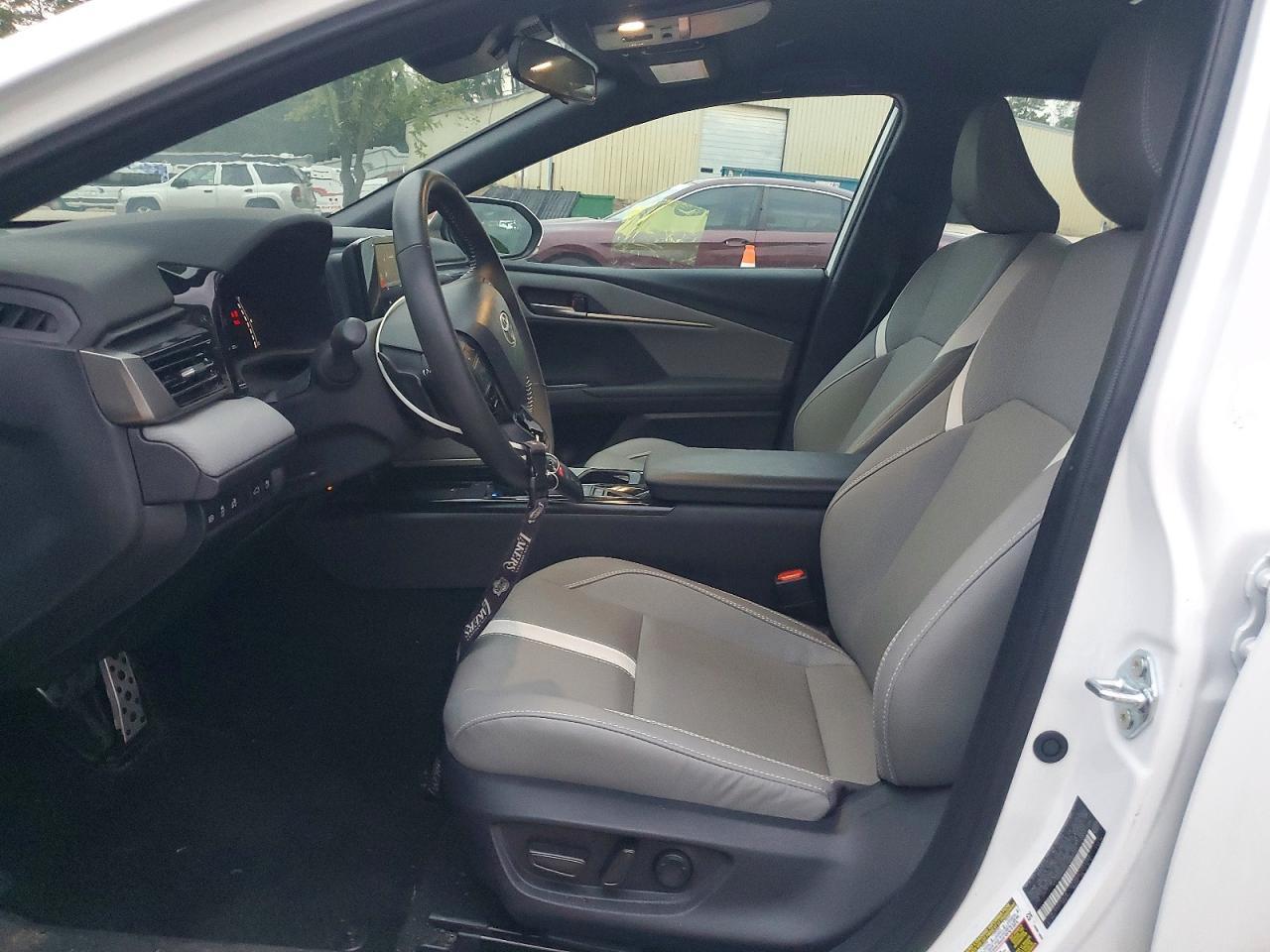 2026 Toyota Camry Se - Image 7