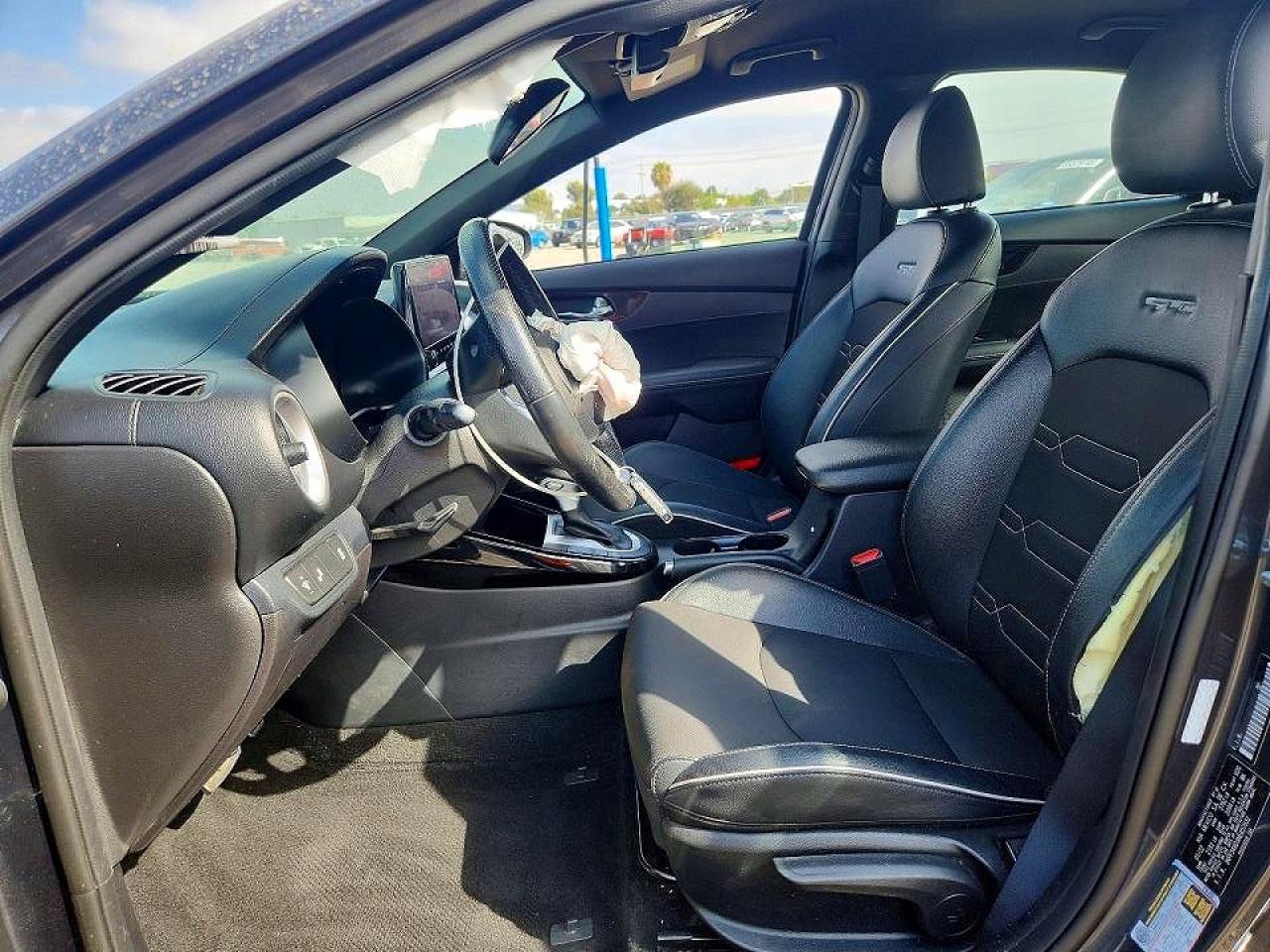 2022 Kia Forte Gt Line - Image 7