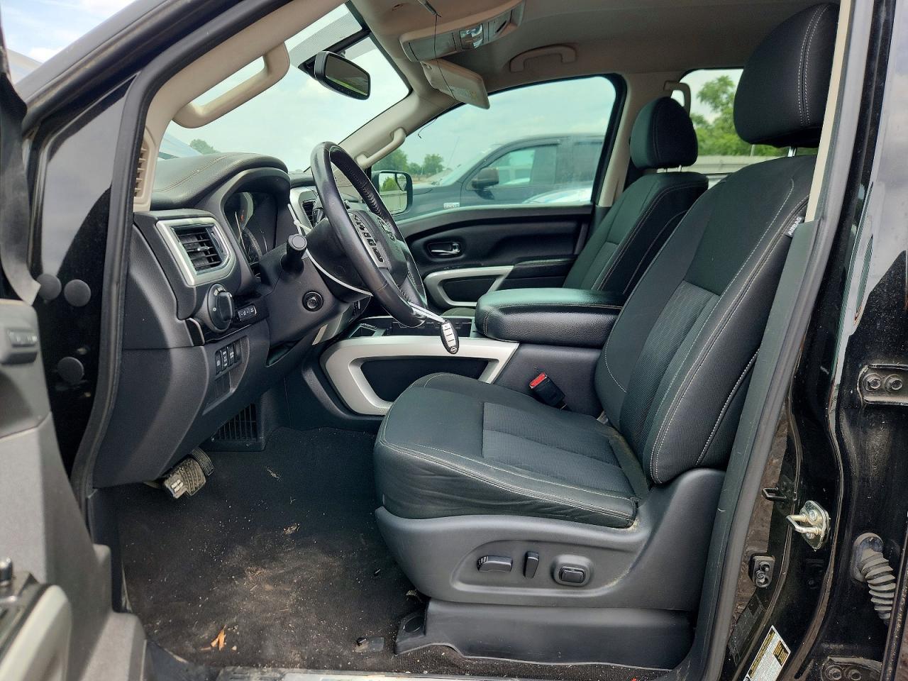 2017 Nissan Titan S - Фото 7