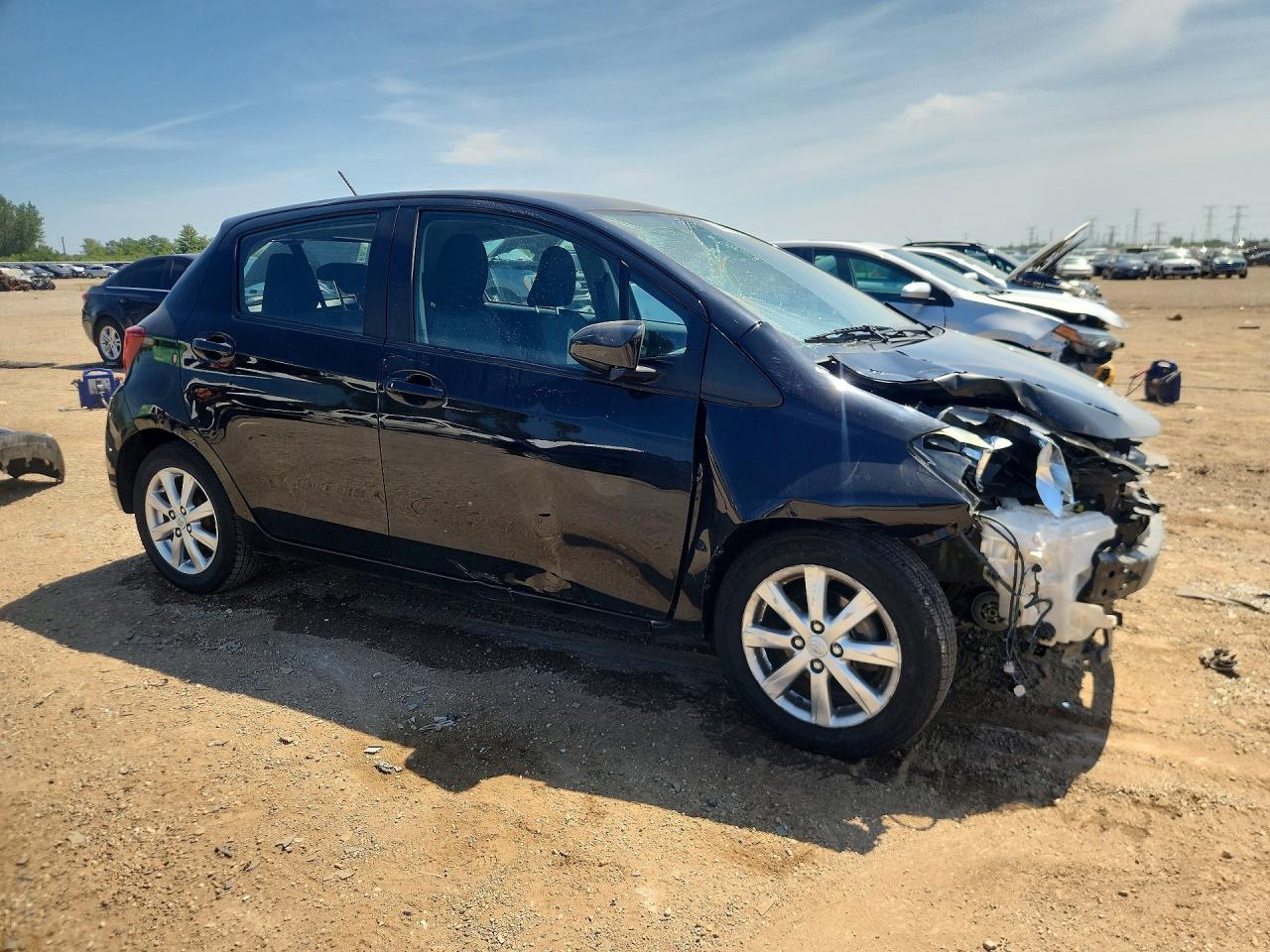 2016 Toyota Yaris 5-Door Le - Фото 4