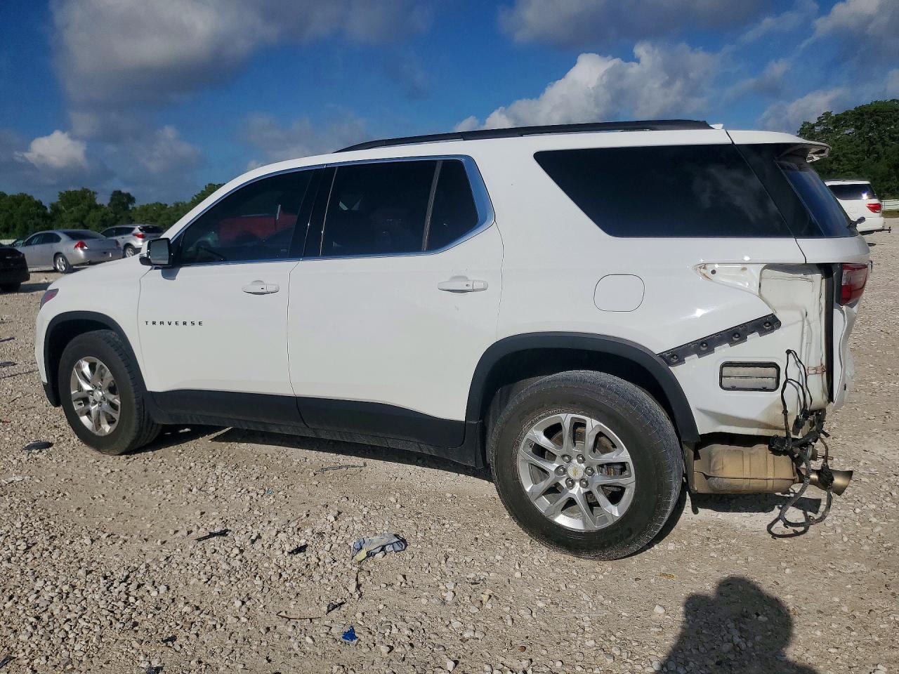 2019 Chevrolet Traverse Lt - Image 2