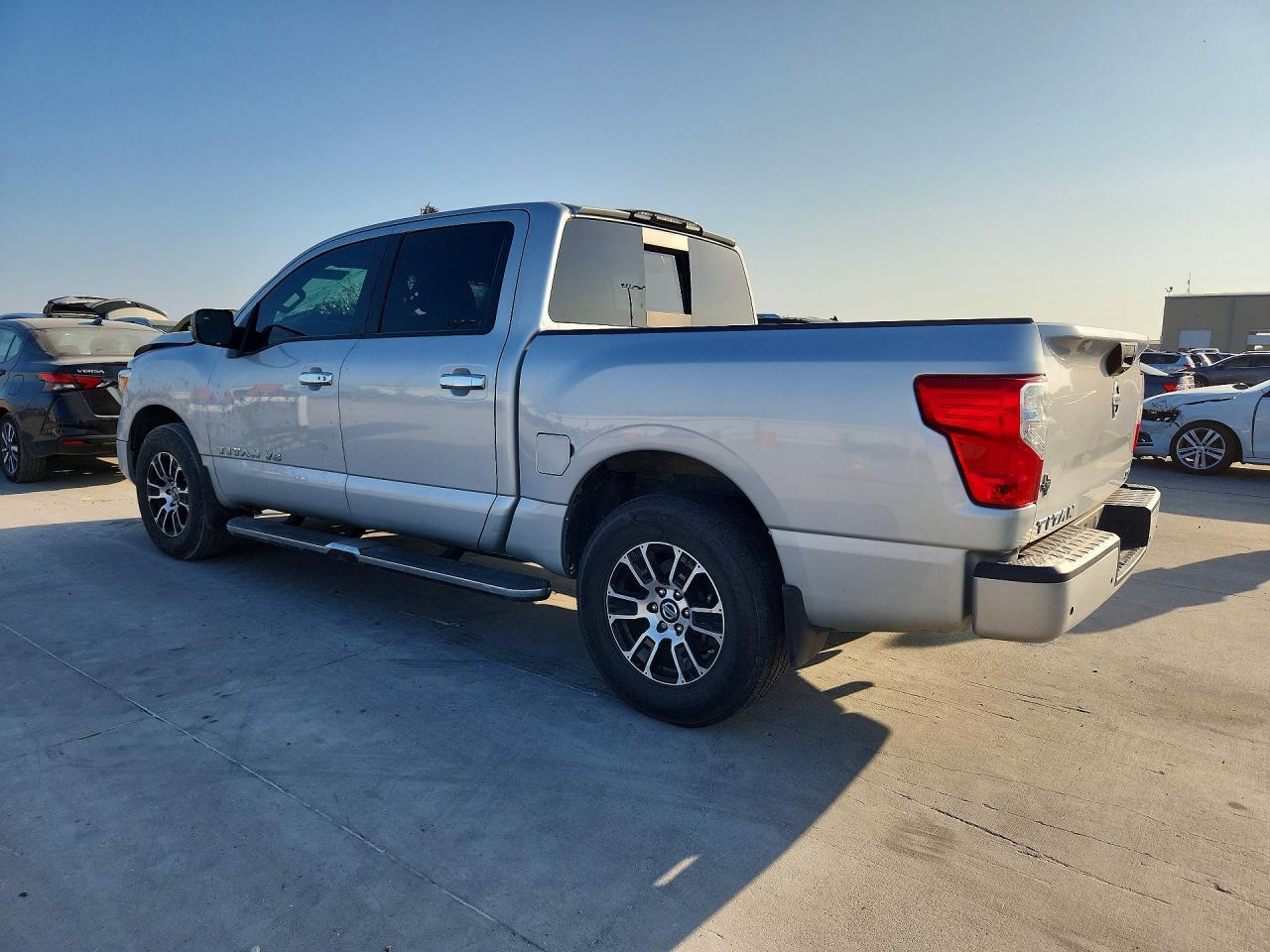 2020 Nissan Titan Sv - Image 2