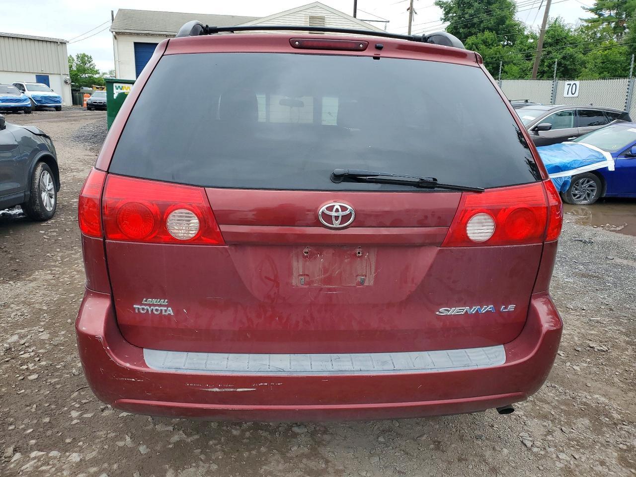 2007 Toyota Sienna Le 7-Passenger - Фото 6