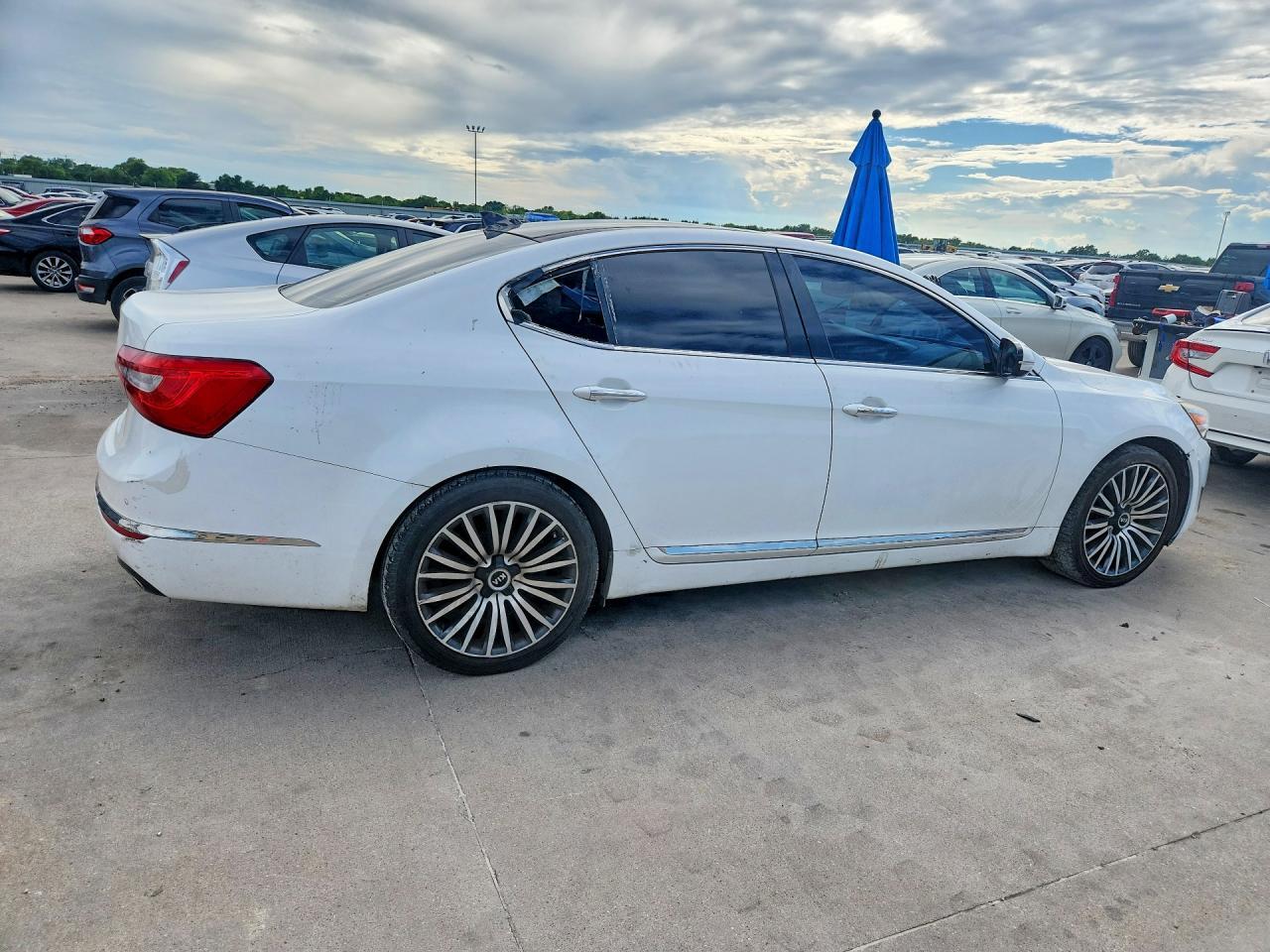 2015 Kia Cadenza Premium - Image 3