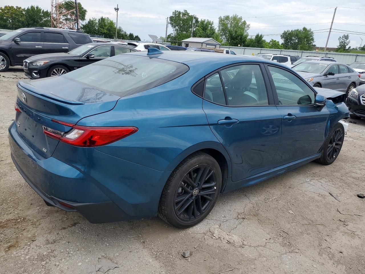 2025 Toyota Camry Se - Фото 3