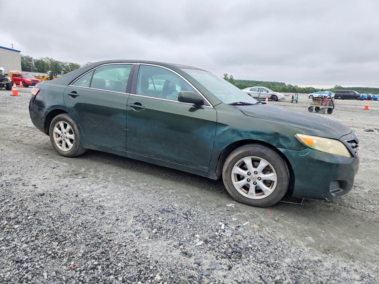 2010 Toyota Camry Le - Фото 4