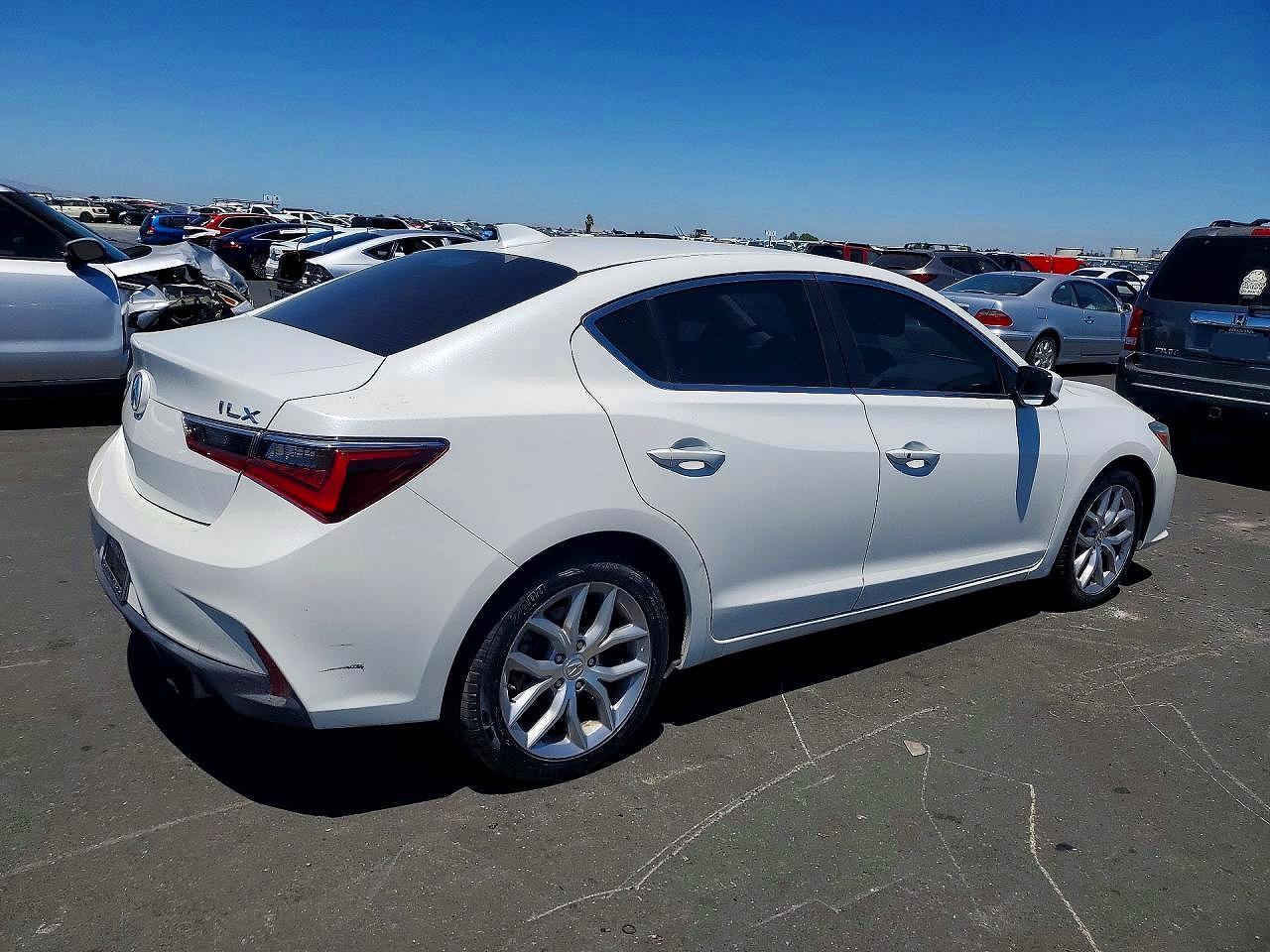 2019 Acura Ilx - Image 3