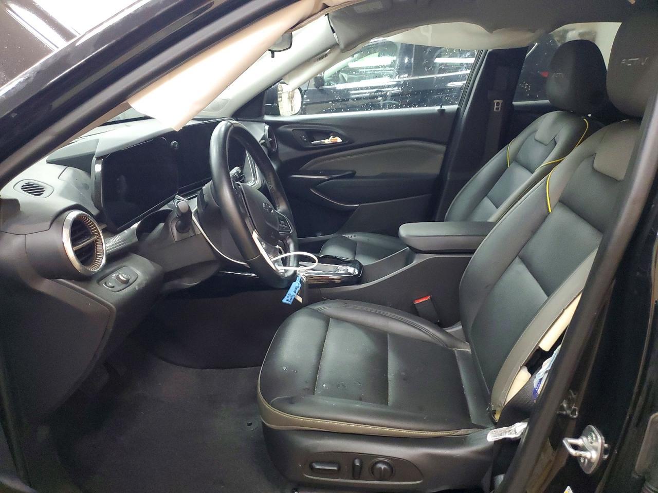 2025 Chevrolet Trax Activ - Image 7