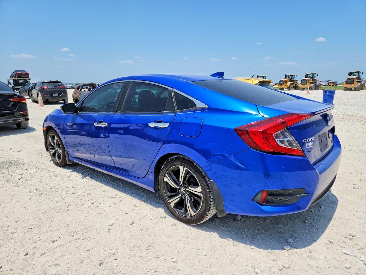2017 Honda Civic Touring - Image 2