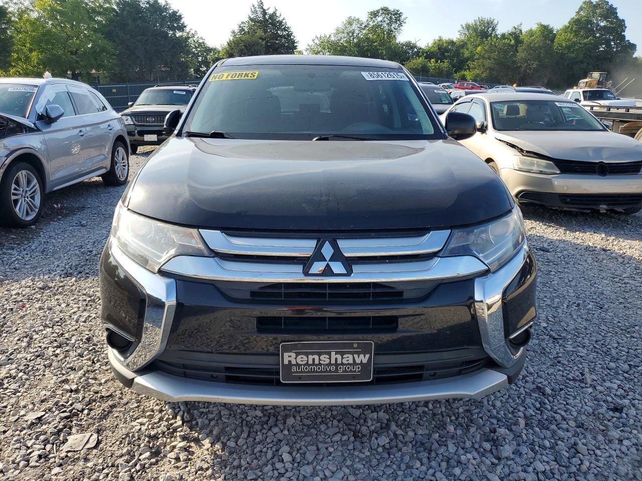 2016 Mitsubishi Outlander Es - Image 5