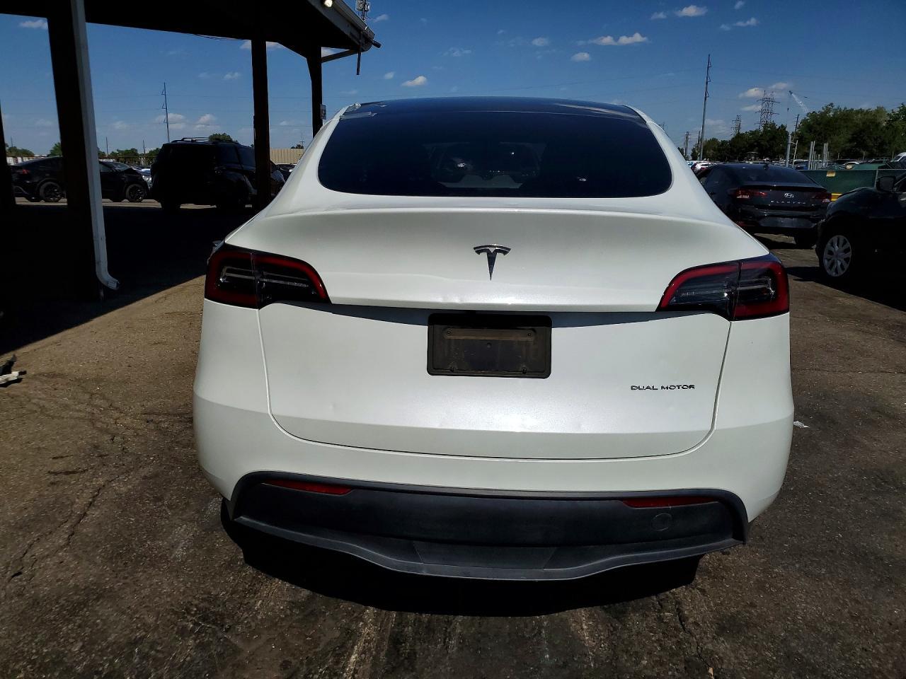 2023 Tesla Model Y - Фото 6