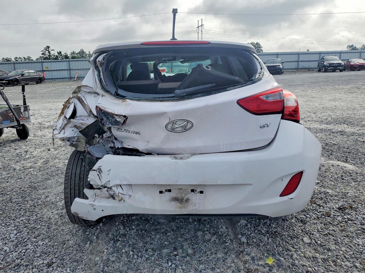 2015 Hyundai Elantra Gt Base - Image 6