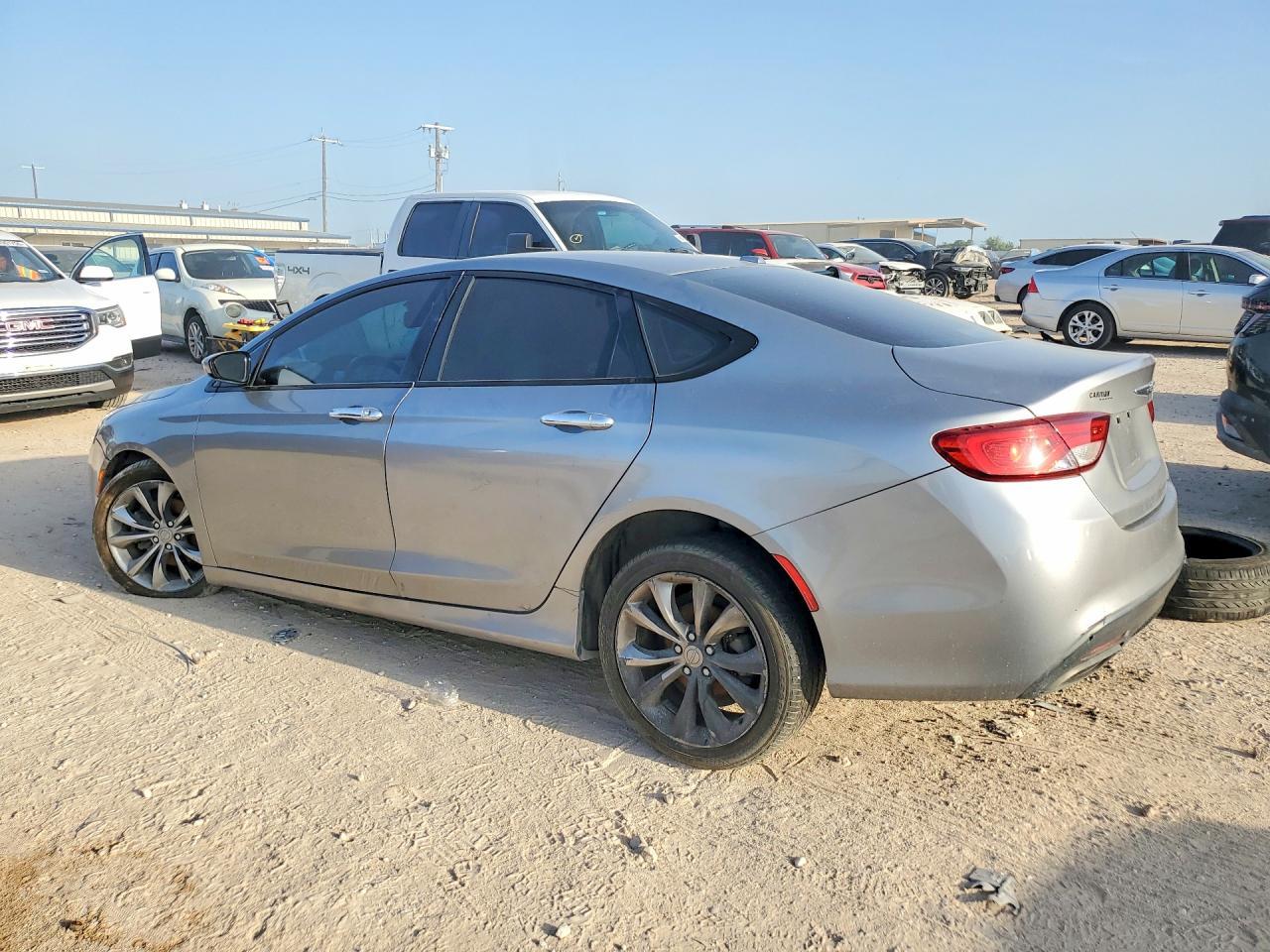 2015 Chrysler 200 S - Image 2