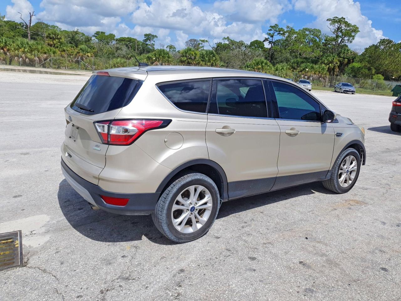 2017 Ford Escape Se - Фото 3