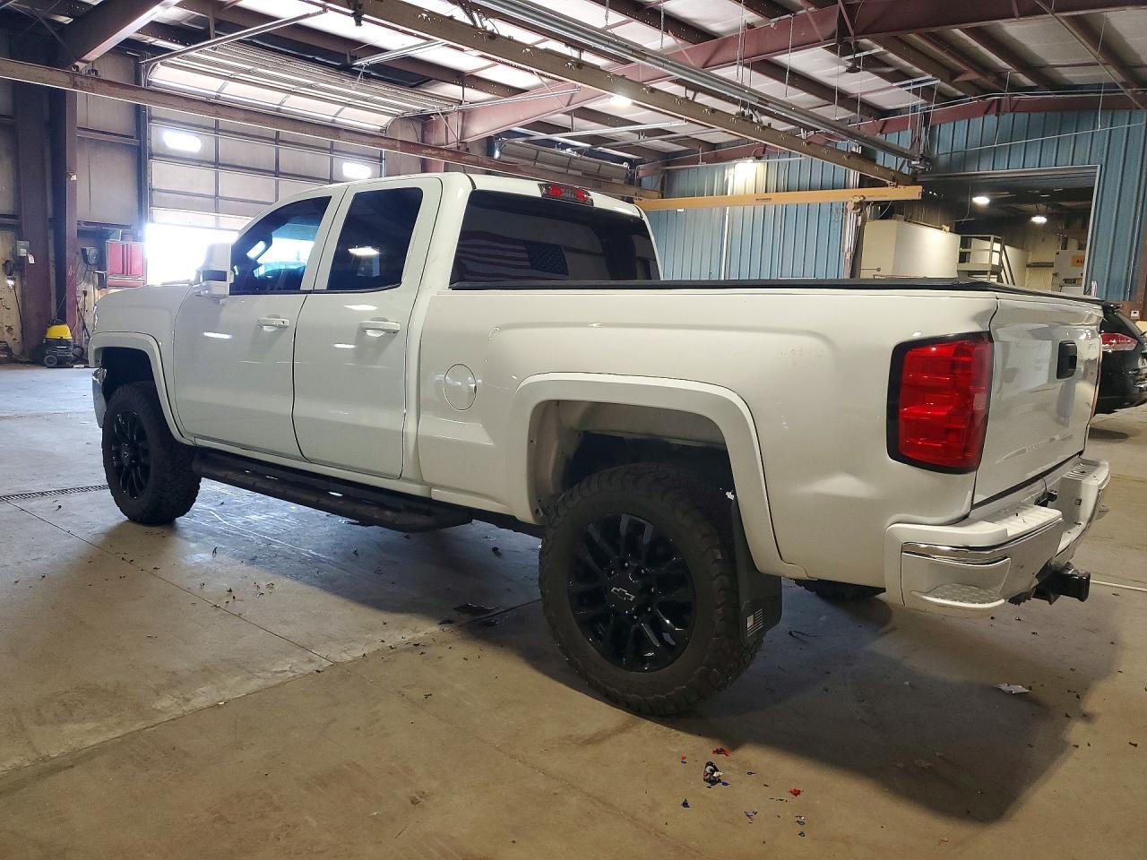 2015 Chevrolet Silverado K2500 Heavy Duty - Фото 2