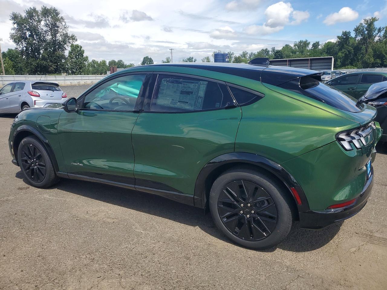 2026 Ford Mustang Mach-E Premium - Фото 2