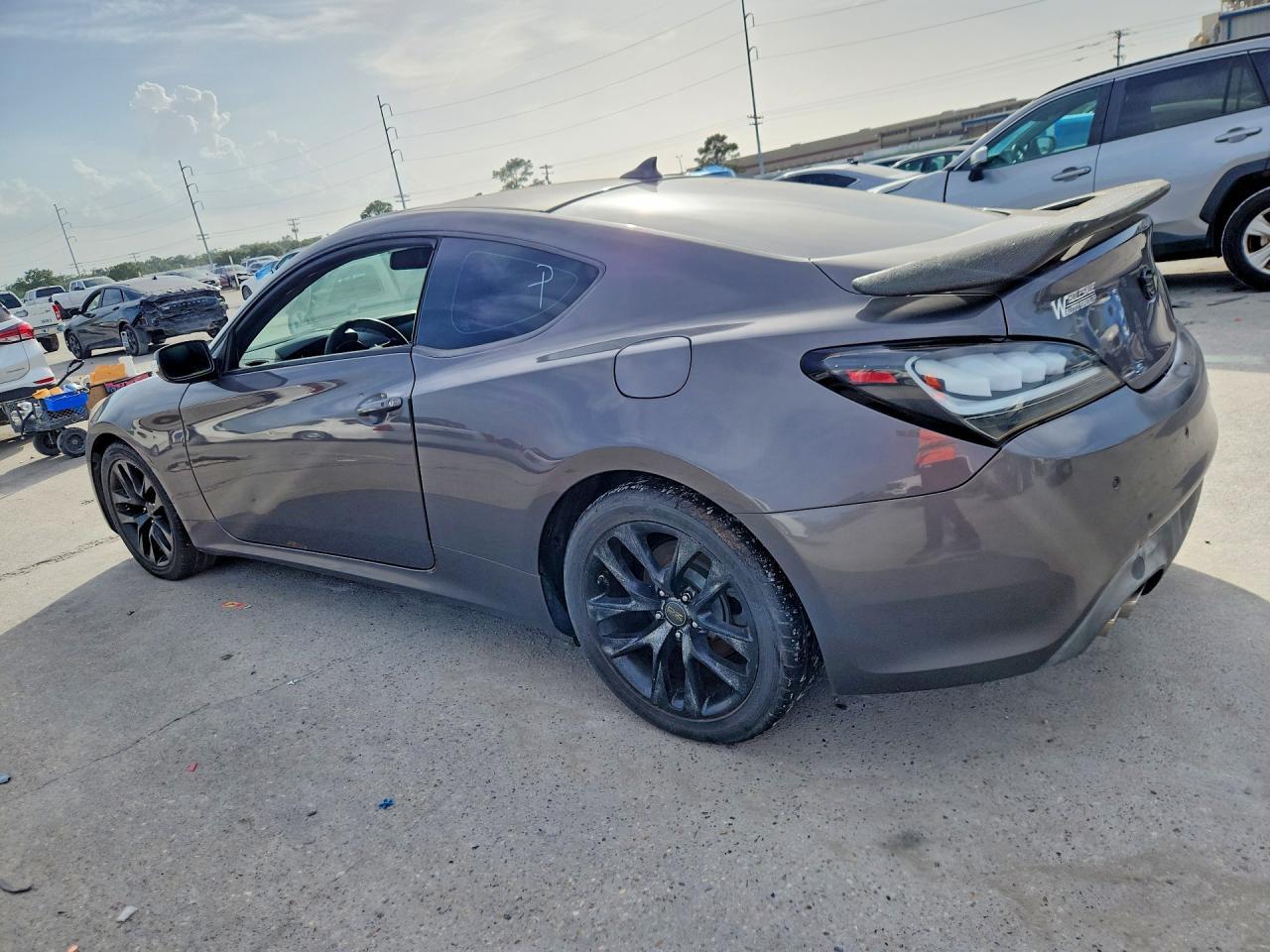 2013 Hyundai Genesis Coupe 3.8 Grand Touring - Image 2