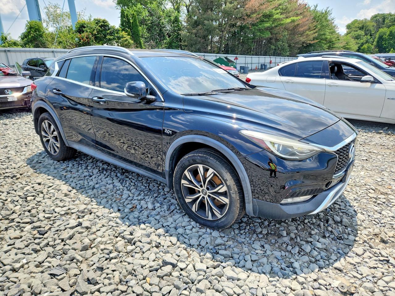 2017 Infiniti Qx30 Base - Image 4
