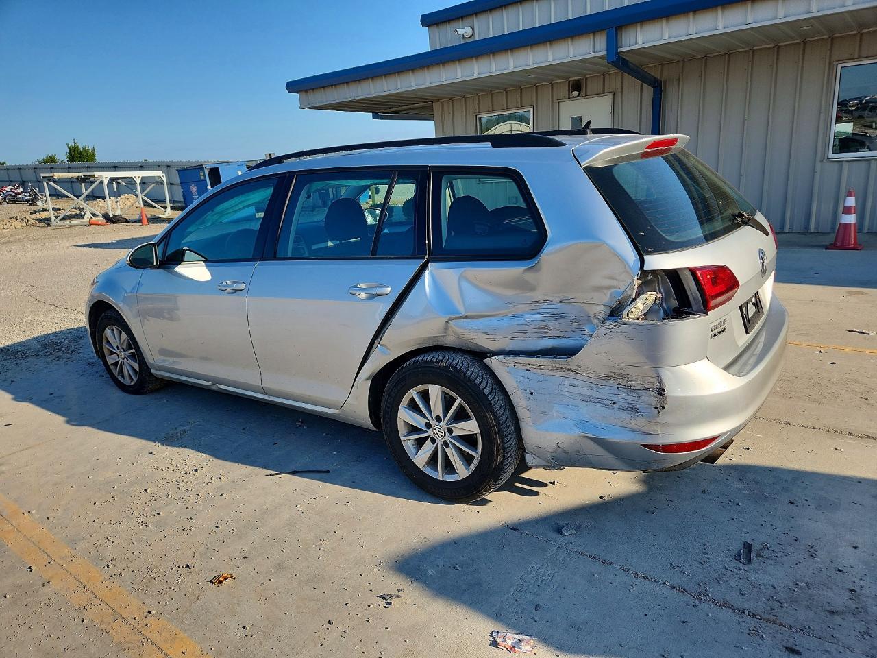 2017 Volkswagen Golf Sportwagen S - Фото 2