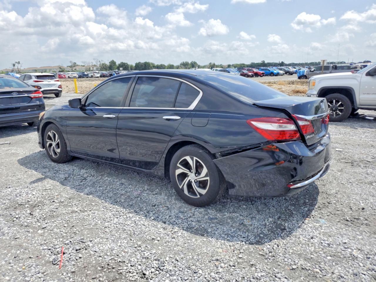 2017 Honda Accord Lx - Фото 2