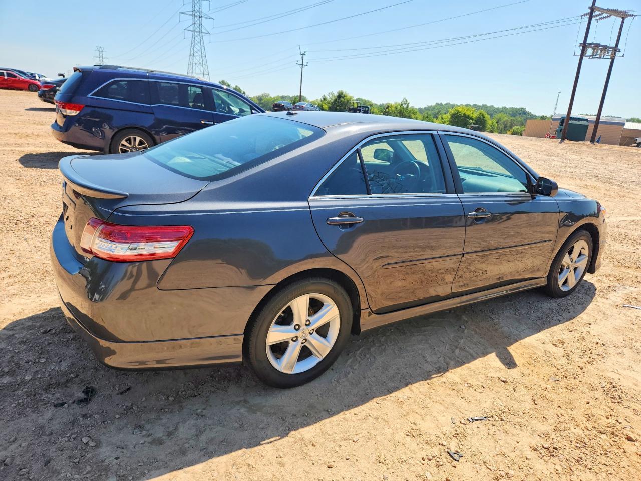 2011 Toyota Camry Se - Фото 3