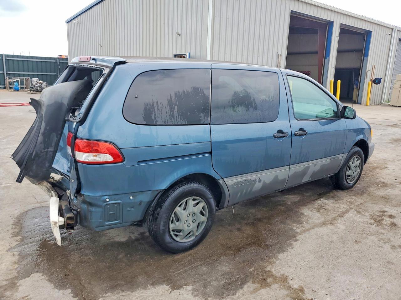 2001 Toyota Sienna Ce - Фото 3