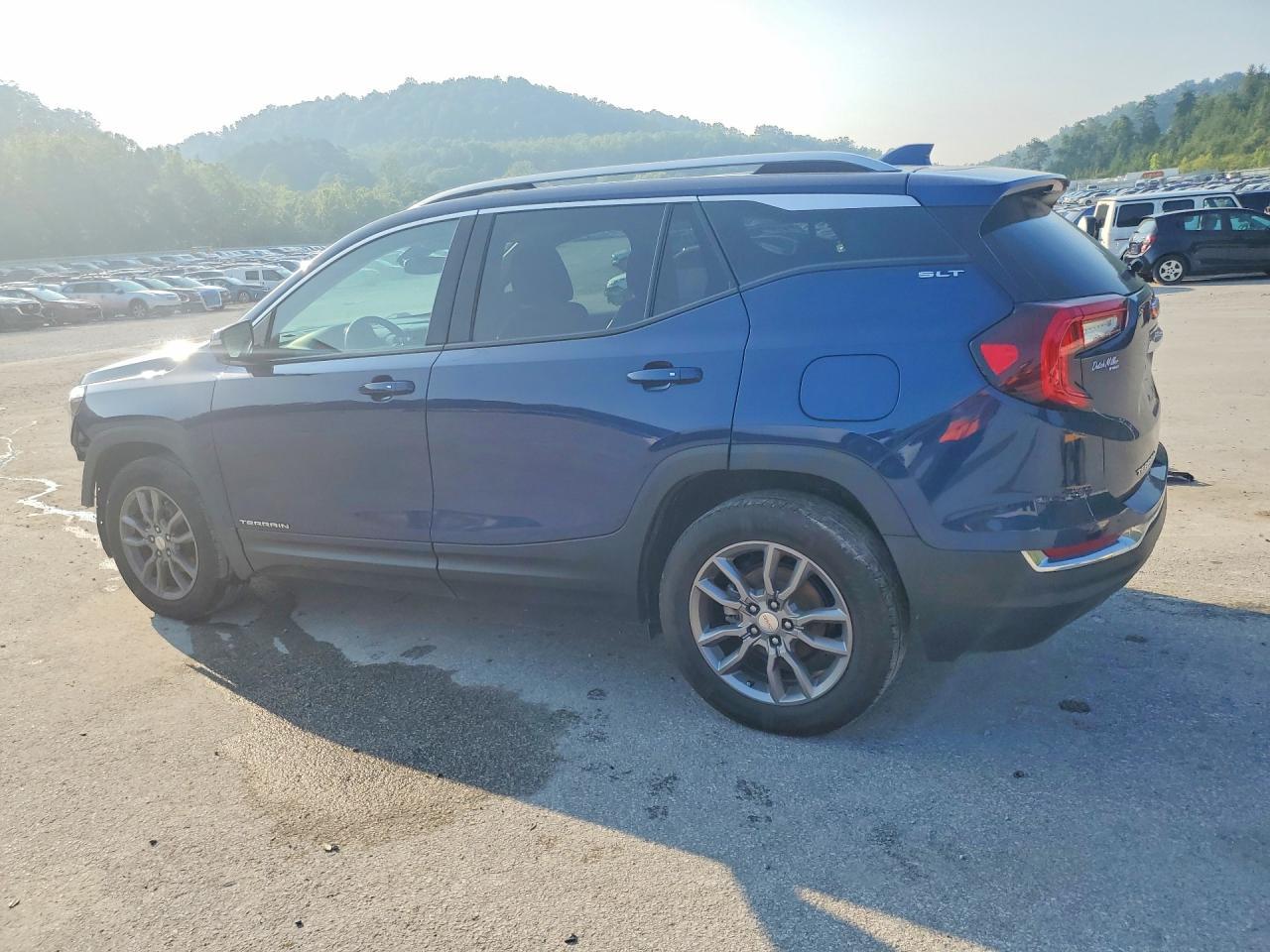 2022 GMC Terrain Slt - Фото 2