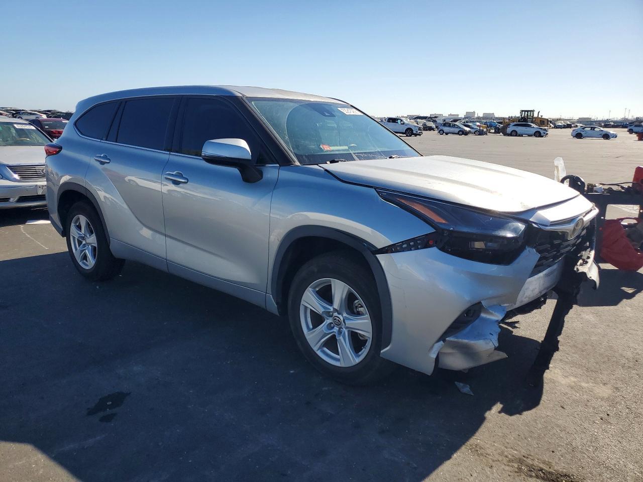 2021 Toyota Highlander Le - Фото 4