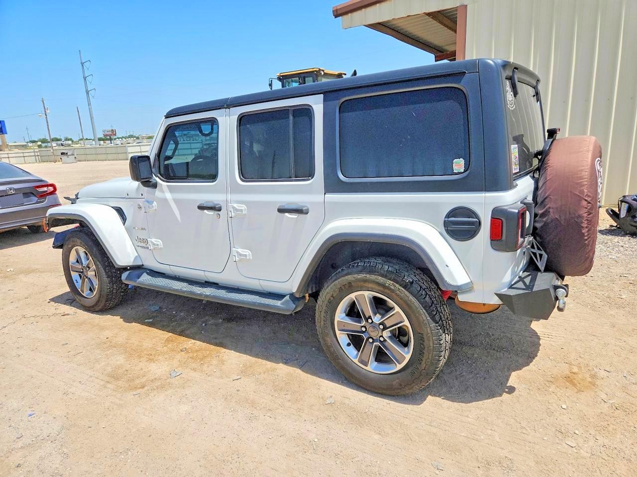 2020 Jeep Wrangler Unlimited Sahara - Фото 2
