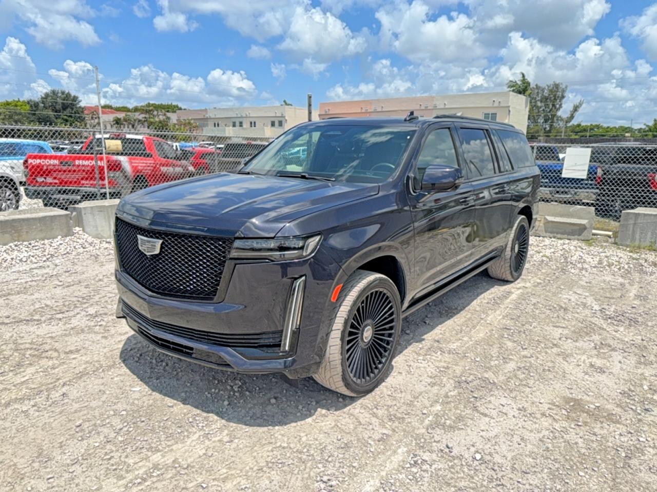 2023 Cadillac Escalade Esv Sport - Фото 2