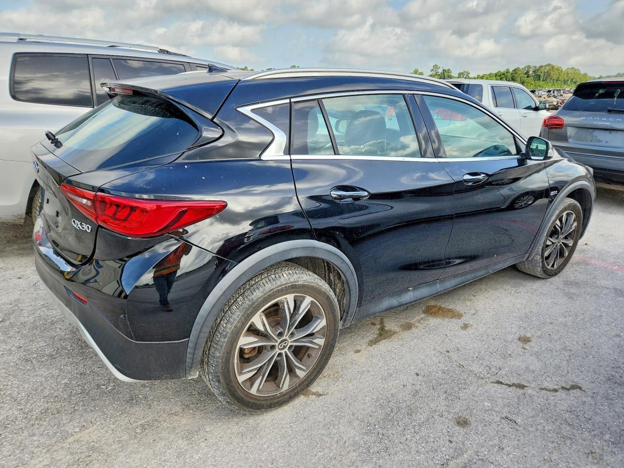 2018 Infiniti Qx30 Luxury - Фото 3