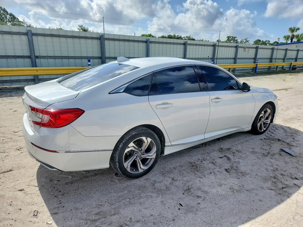 2020 Honda Accord Ex - Фото 3