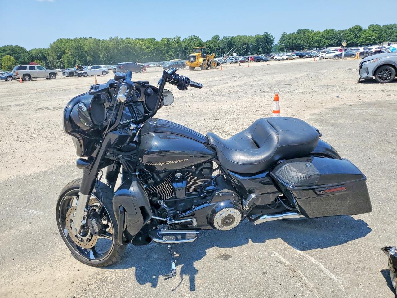 2017 Harley-Davidson Flhxse Cvo Street Glide - Фото 3